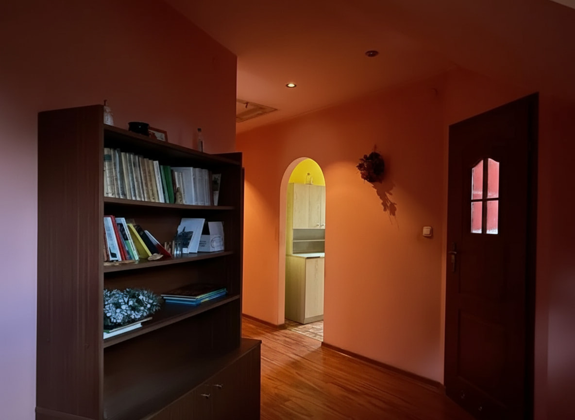 Widok traditional hallway entry indoor edytowany przez AI dla Fajny Domek bo Duży.