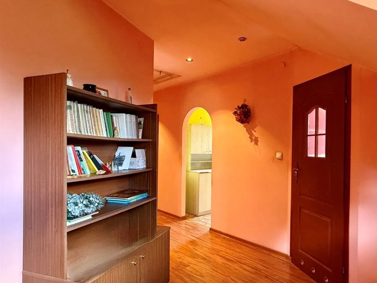 Oryginalne zdjęcie nieruchomości outdoor przed ulepszeniem AI dla nowy3